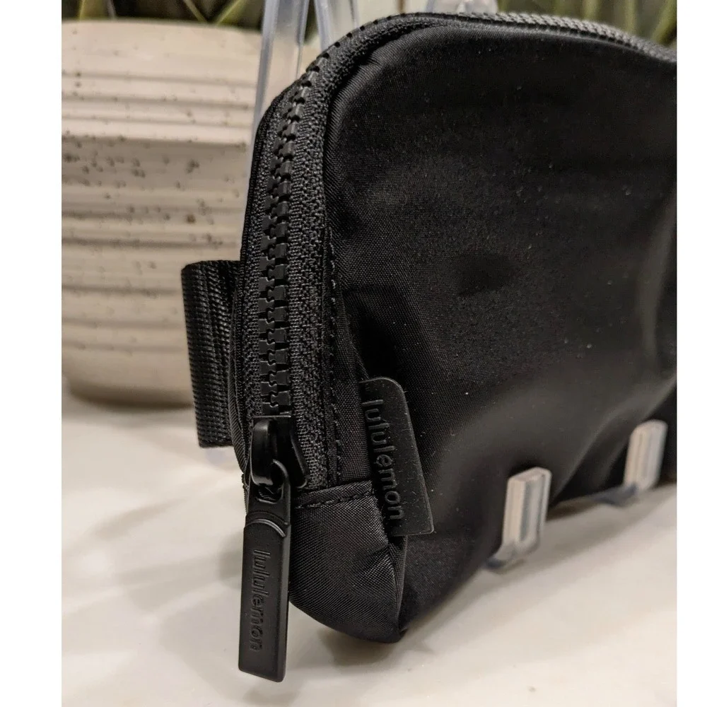 Lululemon Everywhere Belt Bag Black 1L Water Repellent Fanny Pack